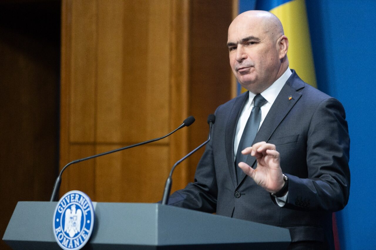 Premierul Bolojan: Va fi stabilit un număr maxim de ANGAJAȚI ai primăriilor