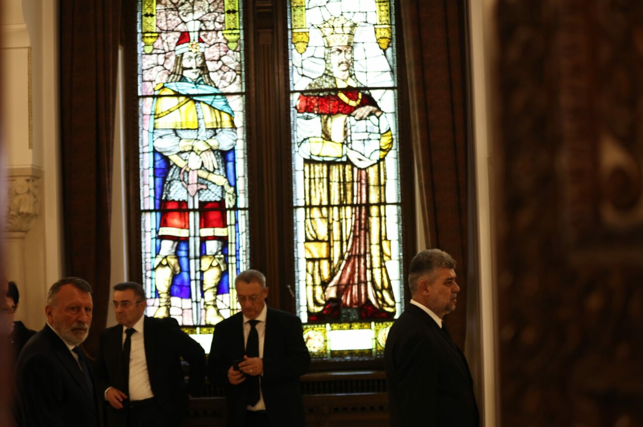 Liderii PSD îi aduc un ultim omagiu fostului președinte Ion Iliescu