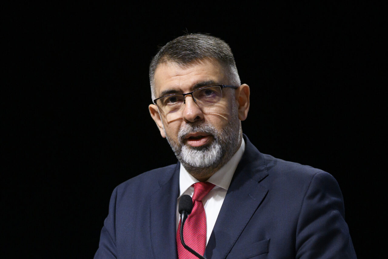 Robert Cazanciuc: „Trebuie să ne uităm mai întâi la moștenirea lui Ion Iliescu ca președinte al României”