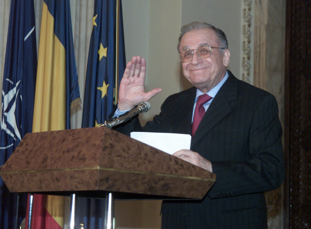Amintirile istoricului Dennis Deletant despre Ion Iliescu. Cum au chefuit cei doi într-un restaurant chinezesc