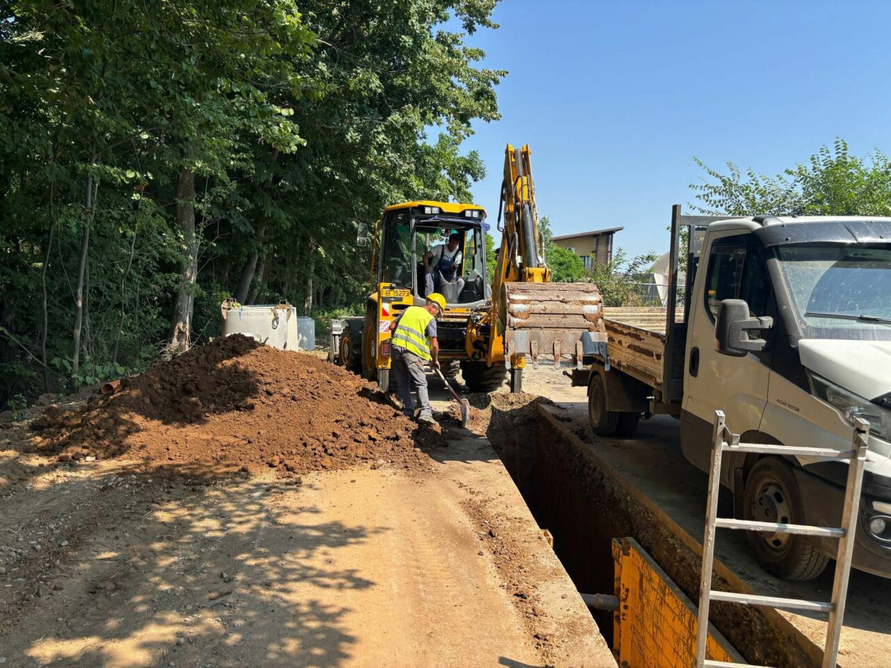(P) Continuă extinderea rețelei de apă și canalizare din Snagov