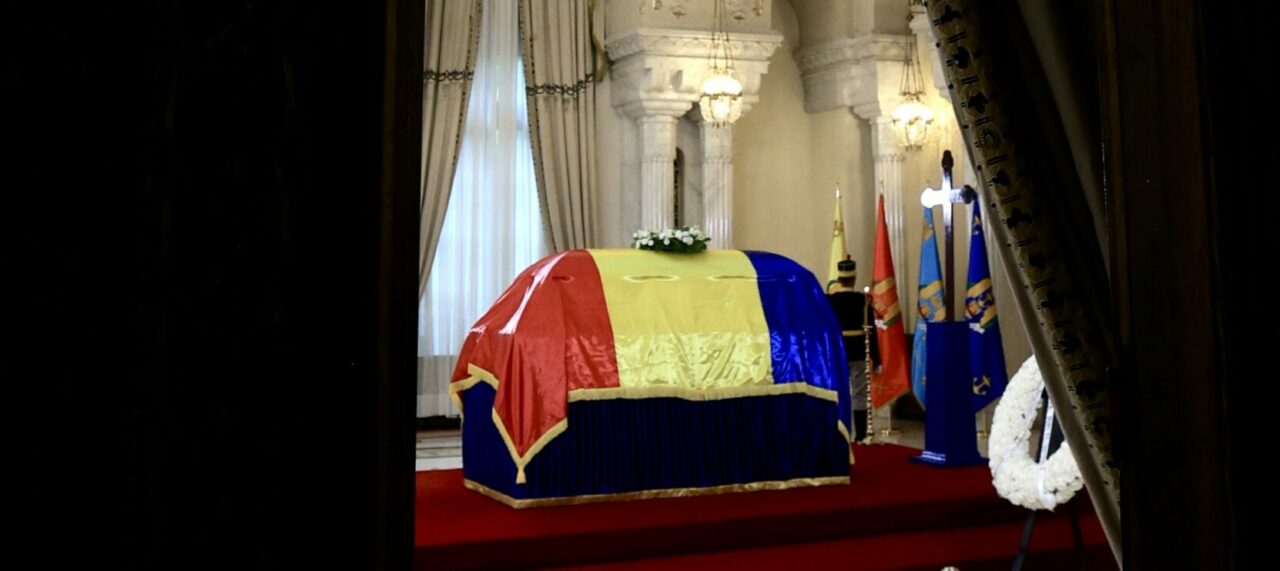 Fotografia zilei de la catafalcul lui Ion Iliescu