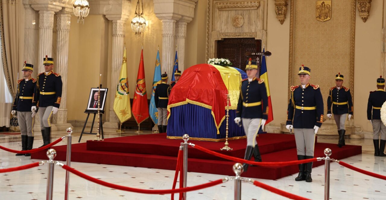 Noi dovezi. Nicușor Dan a dat peste cap CEREMONIILE funerare ale lui Ion Iliescu. Apropiații și familia, privați de un ultim omagiu