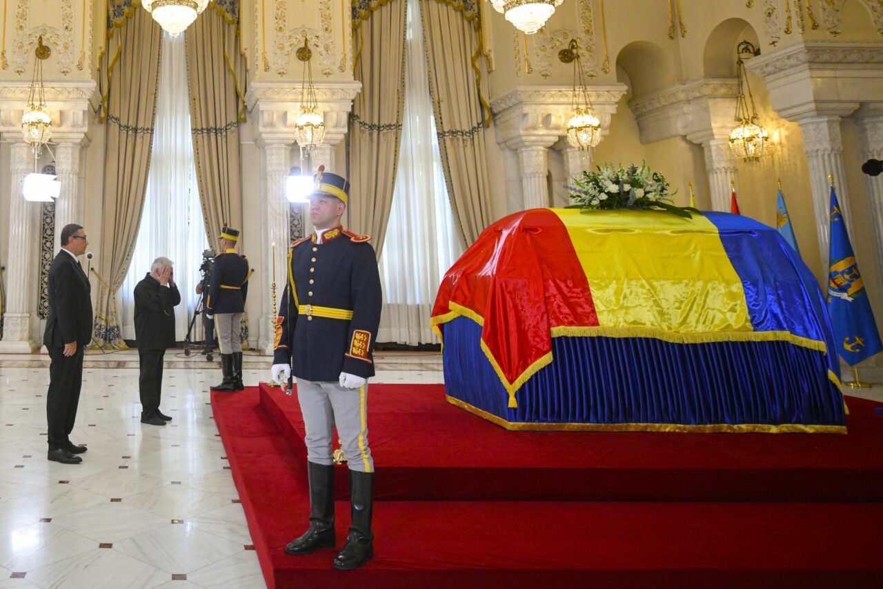 Cum explică un preot SLUJBA de înmormântare a lui Ion Iliescu: „Nu există altă rânduială pentru președinte”