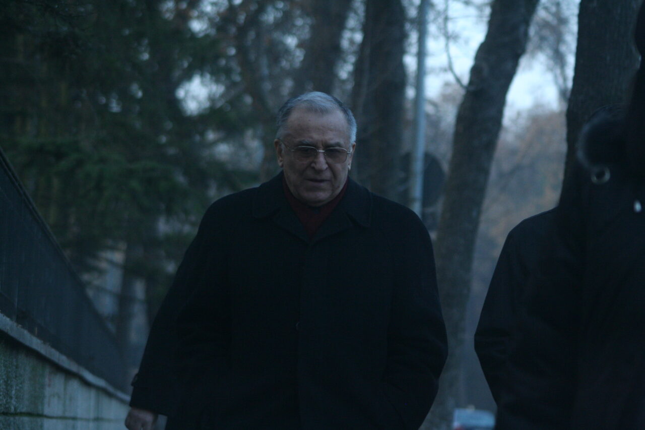 Ce prevede legea în cazul FUNERALIILOR unui fost șef de stat și cine face parte din comitetul interministerial care stabilește și aplică procedura