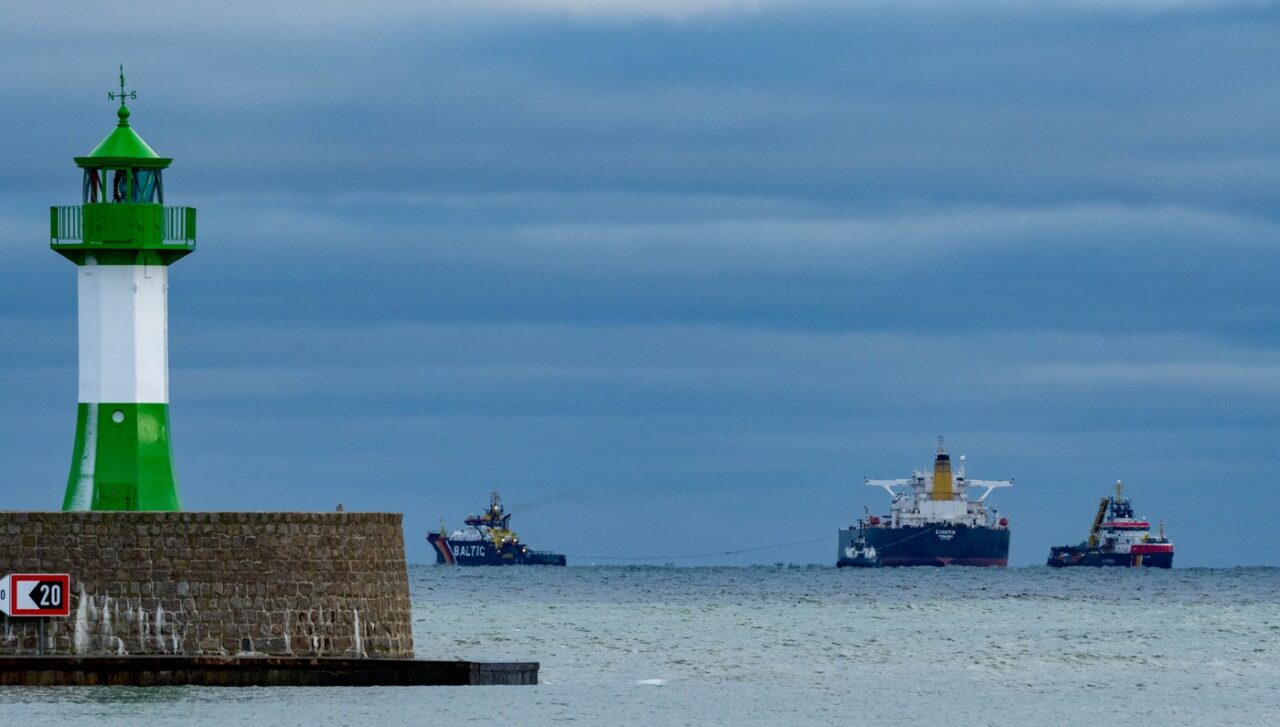 FT: Administrația Trump ia în considerare sancțiuni suplimentare asupra „flotei din umbră” de petroliere ale RUSIEI