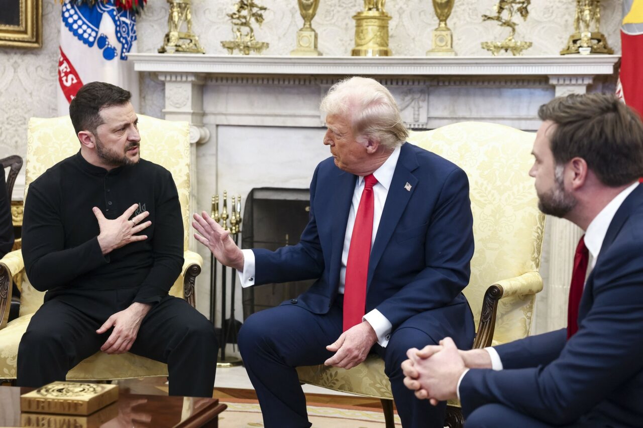 În timp ce Trump negocia direct cu Putin intrarea motorinei rusești pe piața americană, delegații din SUA, Ucraina și Europa discutau un acord de pace la Miami. Vestea a surprins pe toată lumea și l-a înfuriat pe Zelenski