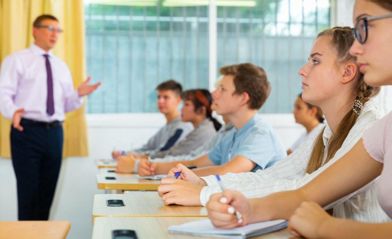 BACALAUREAT 2025, sesiunea de toamnă. Examenul continuă cu proba de competențe lingvistice într-o limbă străină