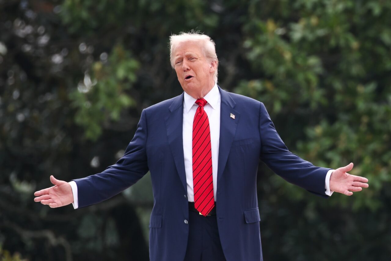 Donald Trump consideră „PRODUCTIVE” discuțiile cu Vladimir Putin pentru oprirea războiului din Ucraina /„Au fost făcute progrese majore”