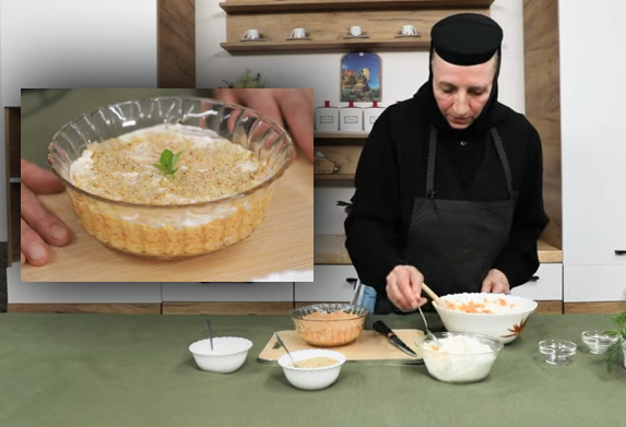 Rețeta de salată de morcovi cu usturoi și maioneză de post a maicii Alexandra de la Mănăstirea Chiroiu. Este perfectă pentru zilele de post