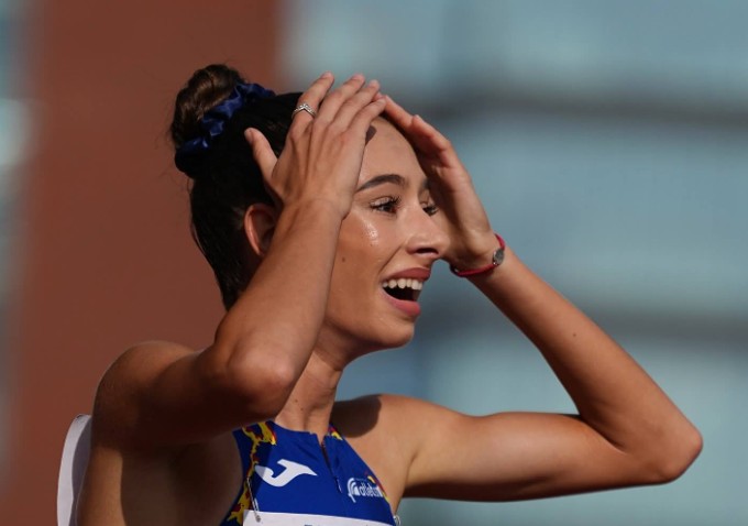 Performanță incredibilă în atletism: aur pentru Ștefania Uță la 400 metri!