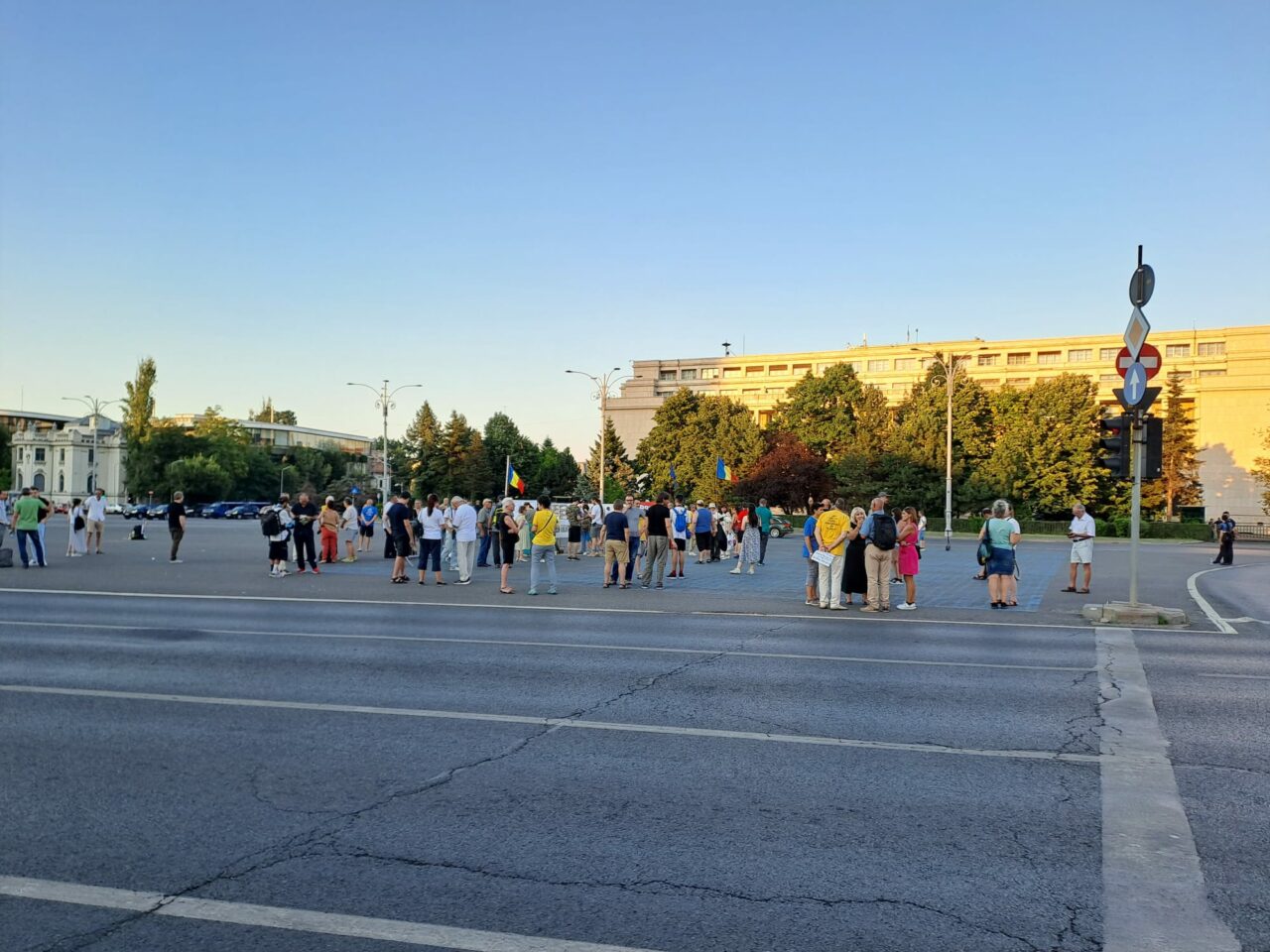 Dosarul 10 august | Câteva zeci de persoane în Piața Victoriei, la șapte ani de la protestul diasporei