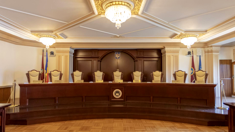 Joia de foc la Curtea Constituțională. Restanțele salariale ale magistraților, de 4,8 miliarde lei, “potul” de pe masa judecătorilor CCR