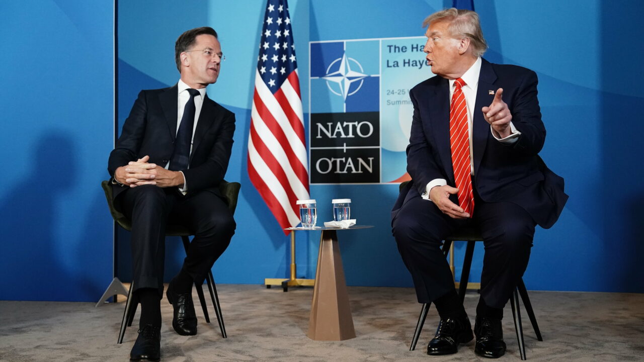 Trump dezvăluie suma imensă cheltuită de Statele Unite pentru apărarea NATO în ultimul deceniu. Ce le reclamă aliaților