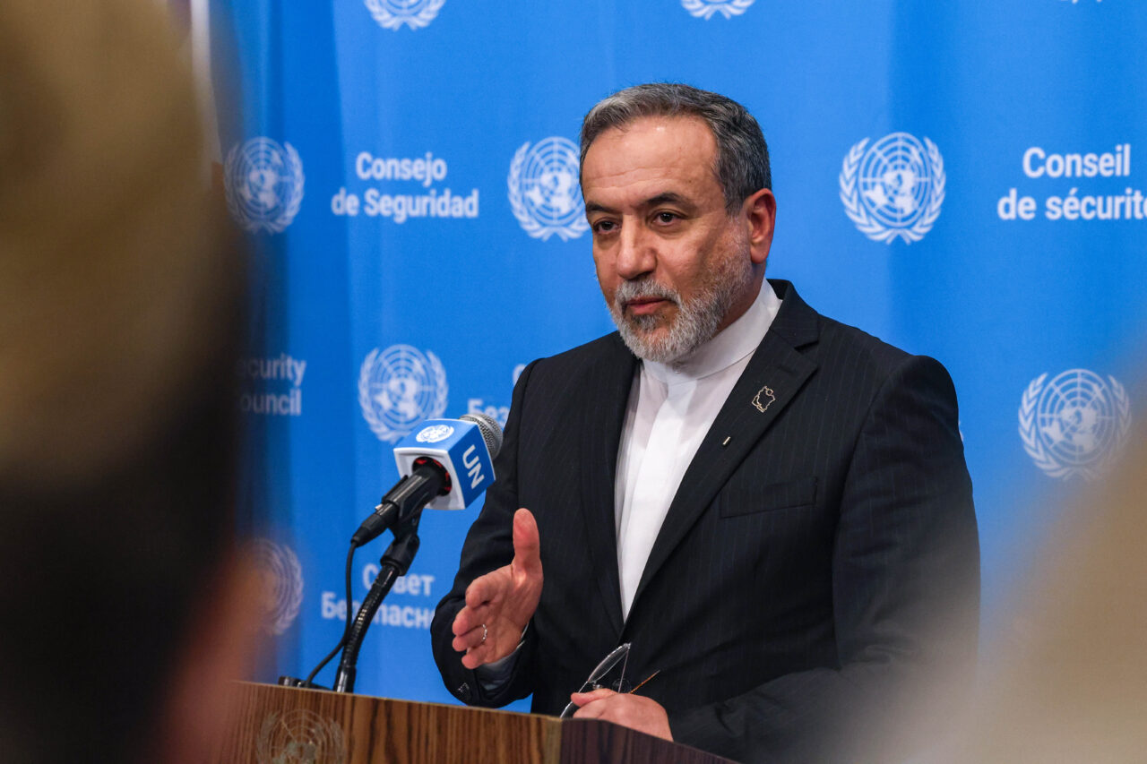 Iranul refuză să cedeze în disputa privind Strâmtoarea Ormuz: „Nu ne vom răzgândi”. Trump respinge acordul