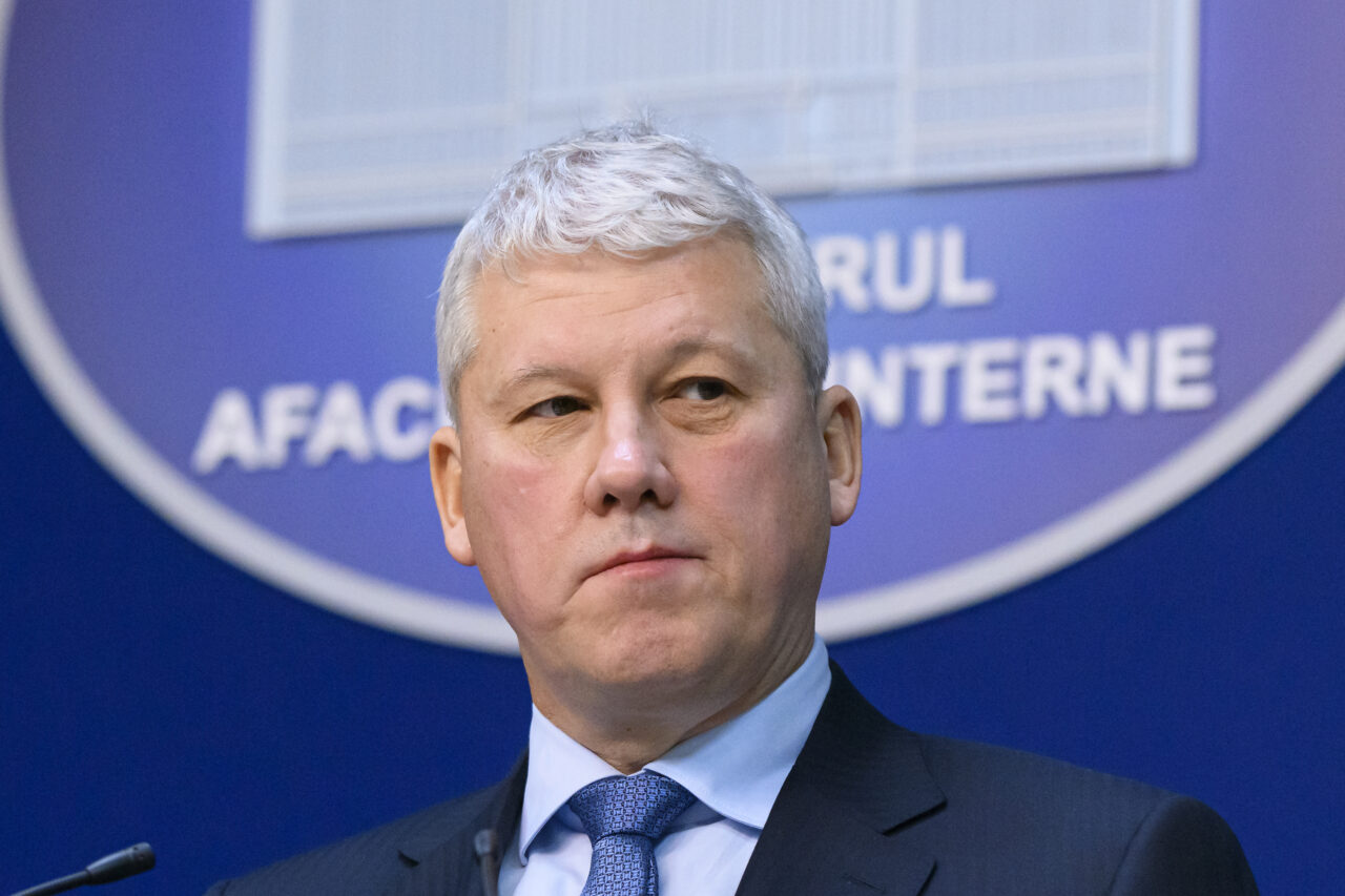Cătălin Predoiu dă vina pe Bolojan și spune că nu are bani să-i recompenseze pe angajații din MAI implicați în misiuni de excepție