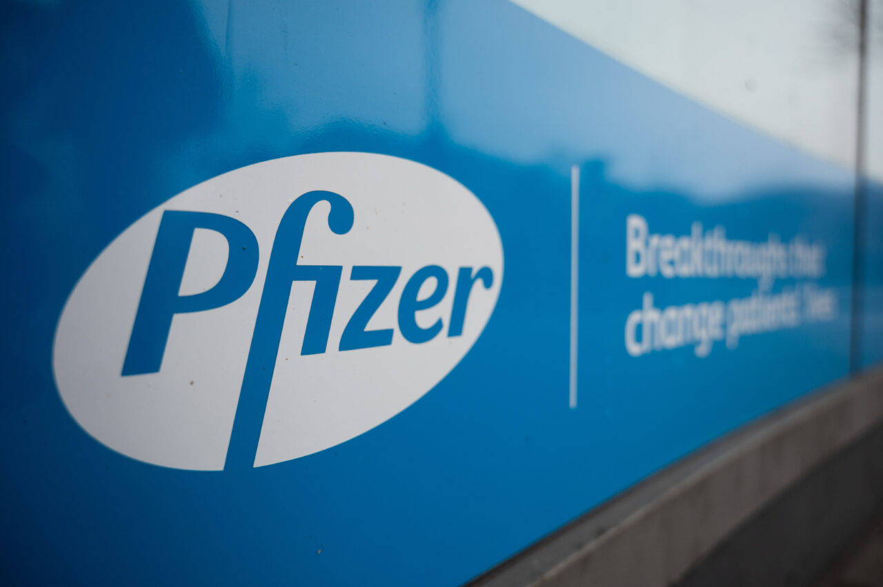 După România, Pfizer a pus sechestru și pe conturile agenției de trafic aerian din Polonia