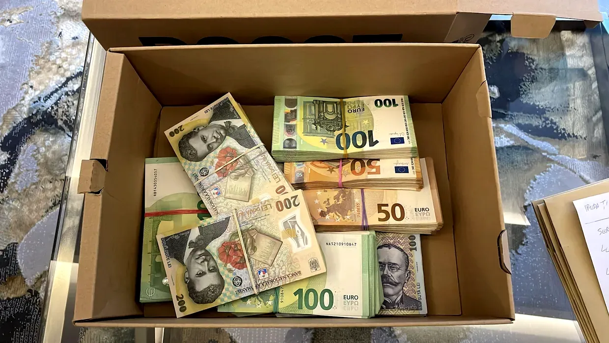 Guvernul anunță stimulente financiare pentru elevii cu media 10 la Evaluarea Națională și Bacalaureat. Sume consistente pentru elevii de elită