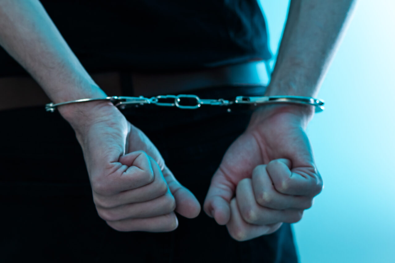 O femeie din București a fost violată în parcarea din fața blocului. Agresorul a fost prins în cel mai scurt timp