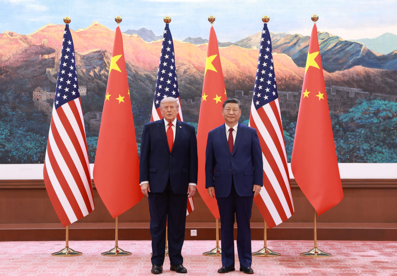 China aplică noi sancțiuni SUA înaintea întâlnirii Xi-Trump, limitând exporturile de drone către Statele Unite.
