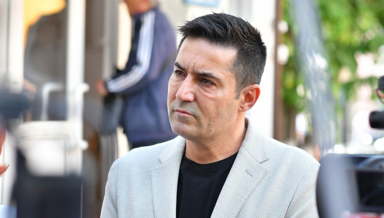 Claudiu Manda îl compară pe Ilie Bolojan cu șoferul unei mașini care se dezintegrează. Pericolul care pândește România în lipsa unui Guvern