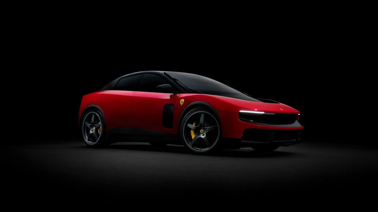 Bloomberg: Metoda abordată de Ferrari pentru a-și vinde noul modelul electric controversat