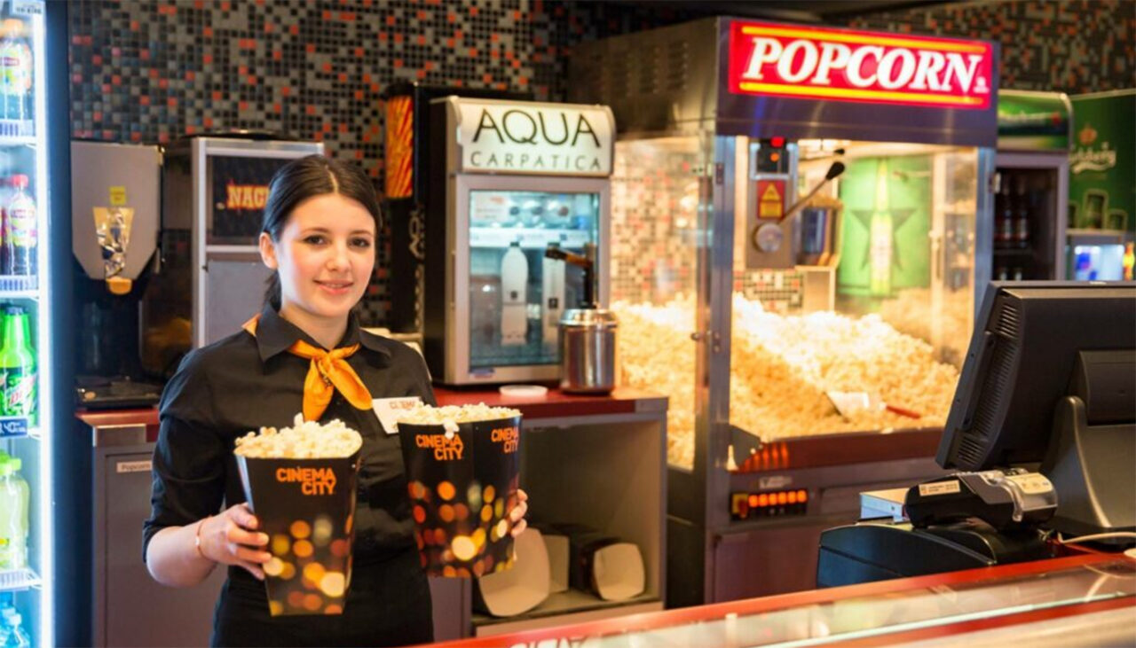 Ce salarii au angajații de la Cinema City, Cineplexx, Happy Cinema și Hollywood Multiplex, în România. Unde se câștigă mai bine în 2026
