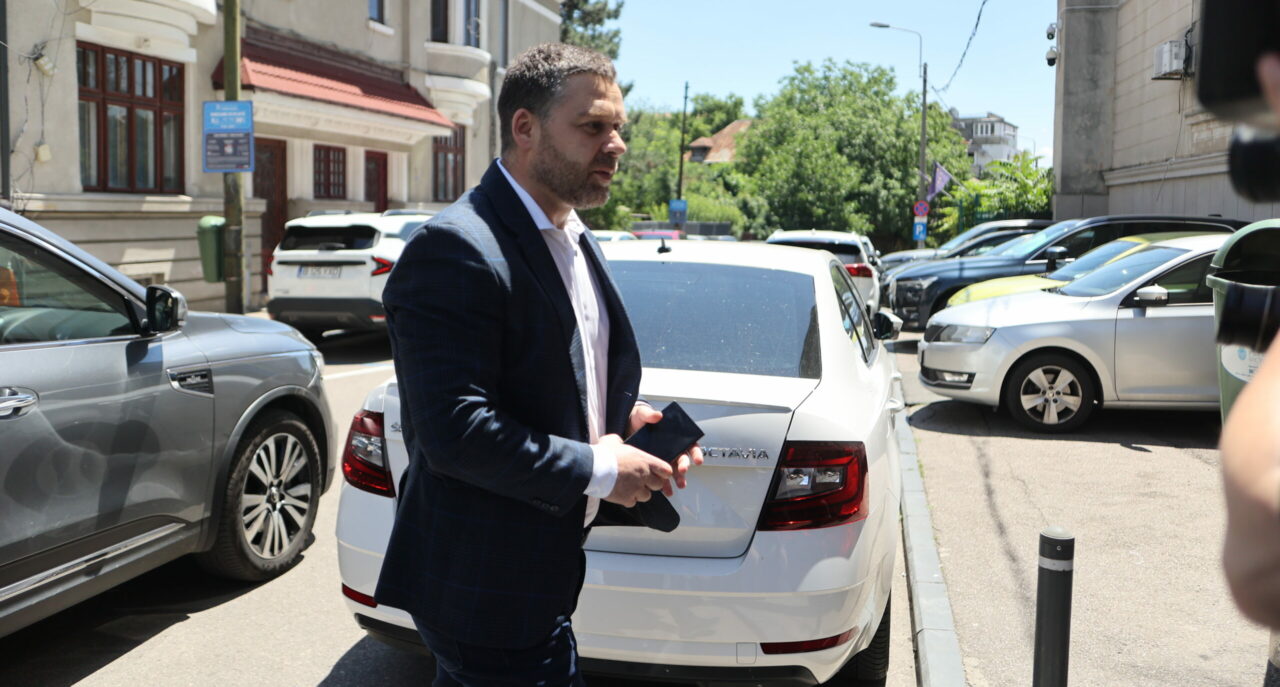 Ciprian Ciucu a ieșit după aproape 3 ore de la DNA. Primarul General a anunțat că nu demisionează: știu că voi avea o tinichea de coadă/ vreau să-mi duc mandatul ca și cum această treabă nu există