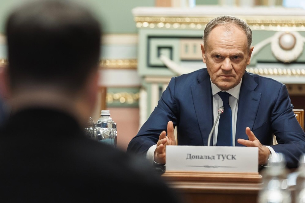 Premierul Poloniei recunoaște că este dificil să calmeze disputa Zelenski-Nawrocki. „Mă străduiesc să reduc pierderile. Nu este o sarcină ușoară”
