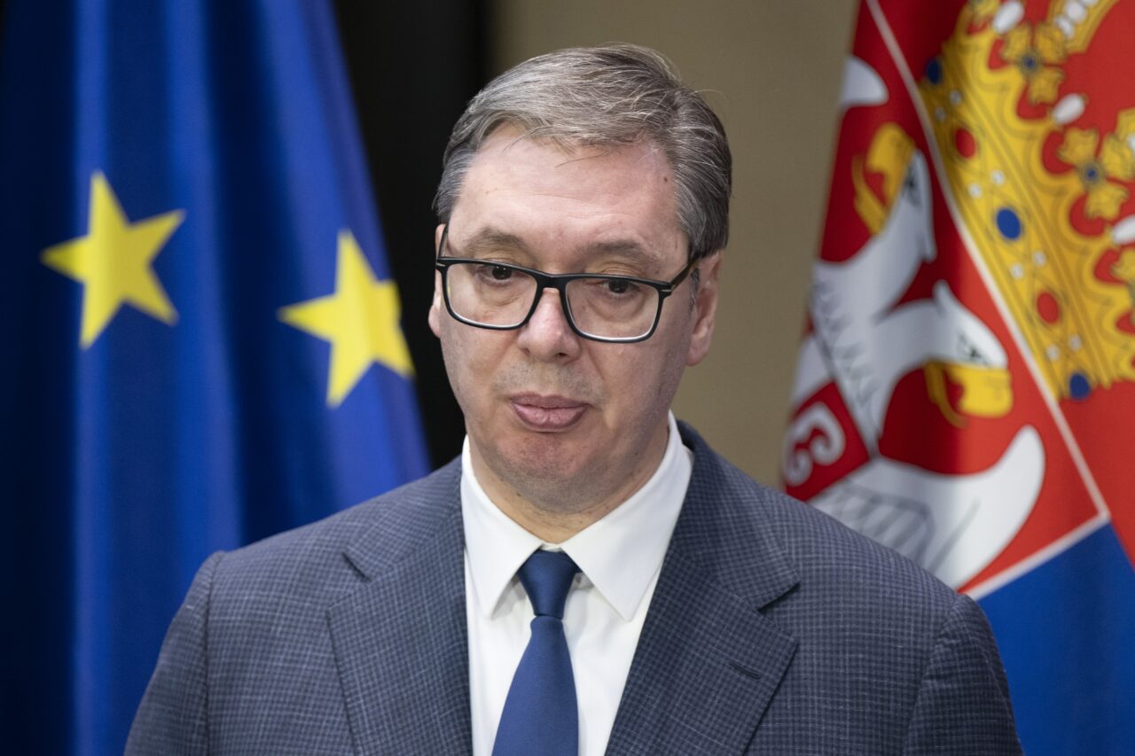 Președintele Serbiei, Aleksandar Vucic, a anunțat că demisionează după 9 ani și convoacă alegeri anticipate