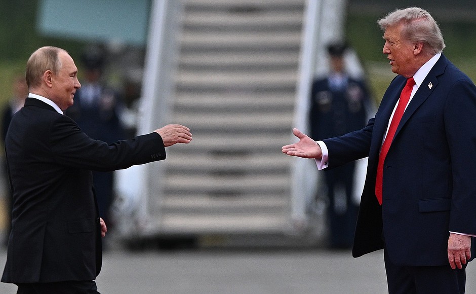 Putin, prins în „capcana Anchorage”. Liderul de la Kremlin crede că războiul din Ucraina este contribuția sa la transformarea ordinii mondiale. „Occidentul decade, SUA își pierd hegemonia, Europa este în haos”