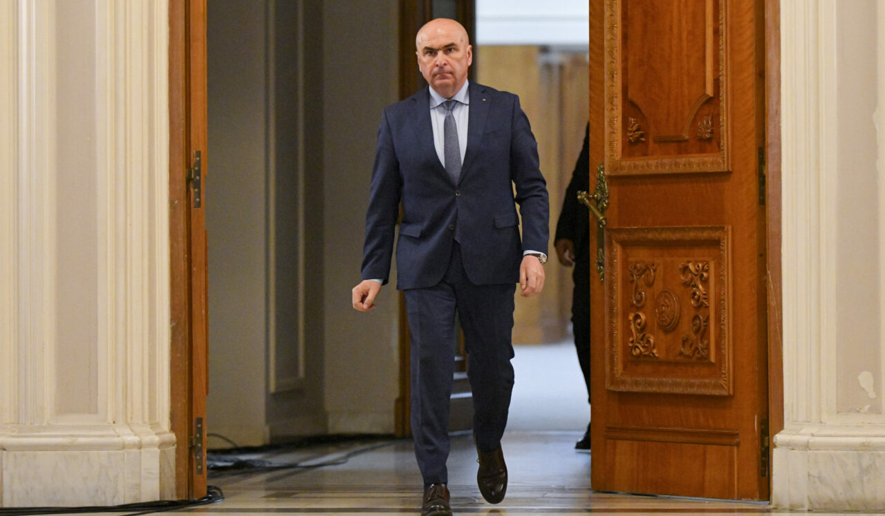Bolojan anunță un nou mecanism de sprijin, în valoare de 5 miliarde de lei, pentru reducerea deficitului: „Schema ar puteau sprijini până la 200 de companii”
