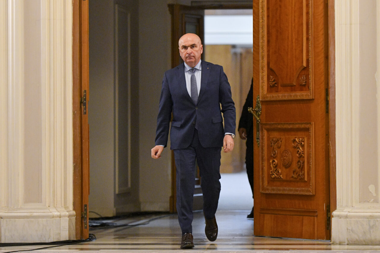 Bolojan și-a anunțat candidatura la șefia PNL, la congresul de duminică