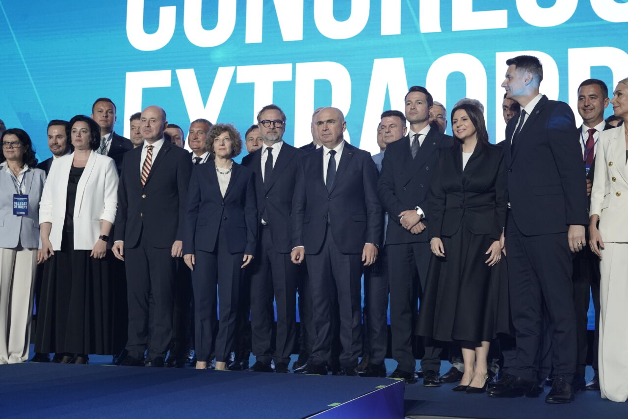 PNL anunță, oficial, că nu susține Guvernul Veștea. „Persoanele care figurează pe lista de miniștri se situează în afara partidului”
