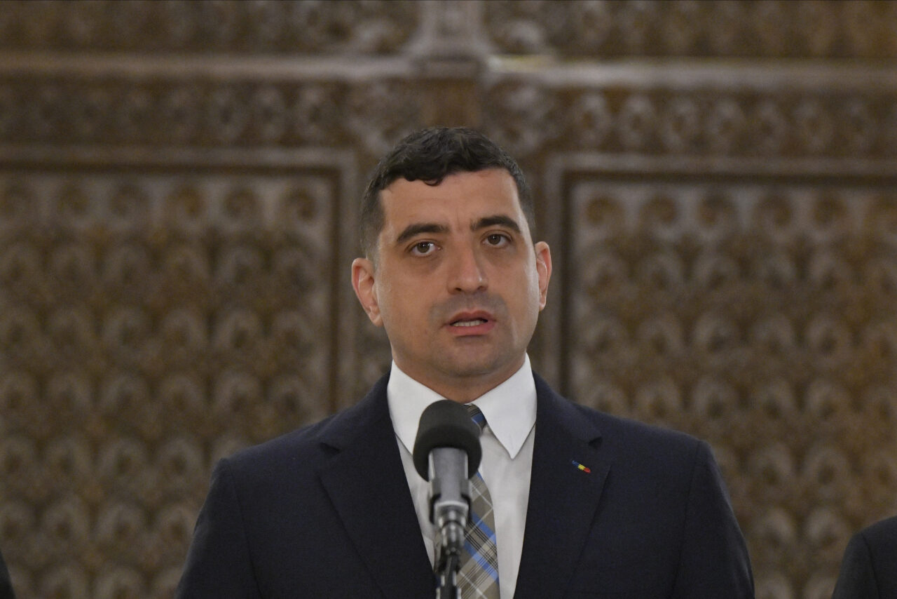 George Simion vrea anticipate acum. Înainte de vacanță, liderul AUR cere de la tribuna Parlamentului un guvern susținut politic sau anticipate