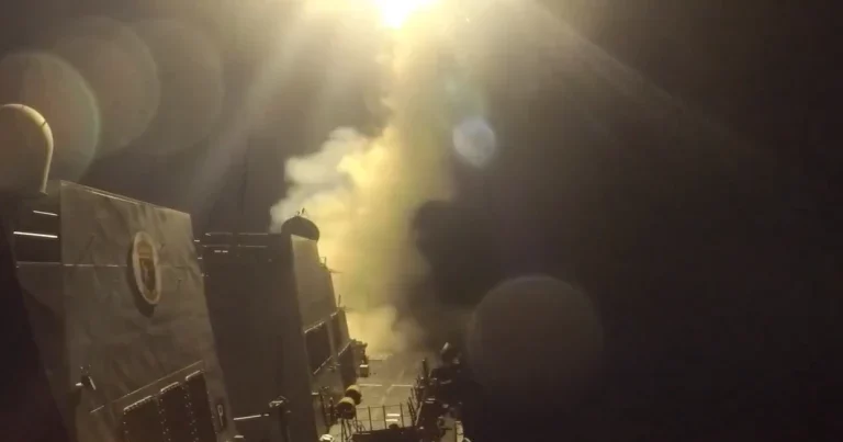 Lovituri ale SUA în Iran ca represalii la atacul iranian de ieri / Proteste violente la Beirut după armistițiul Israel-Liban