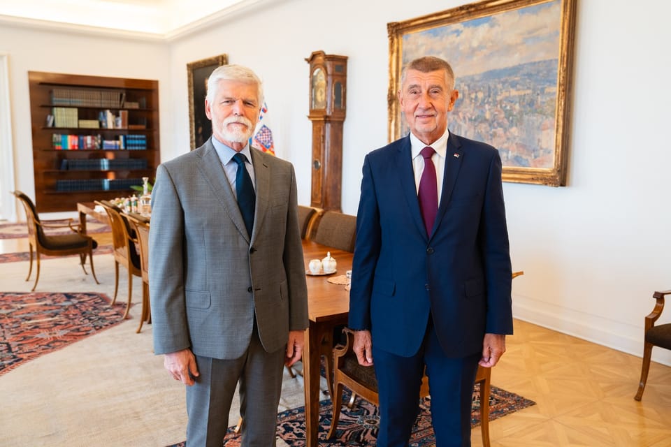 Președintele Cehiei îl dă în judecată pe premierul Andrej Babis pentru excluderea din delegația NATO. Cazul ajunge la Curtea Constituțională