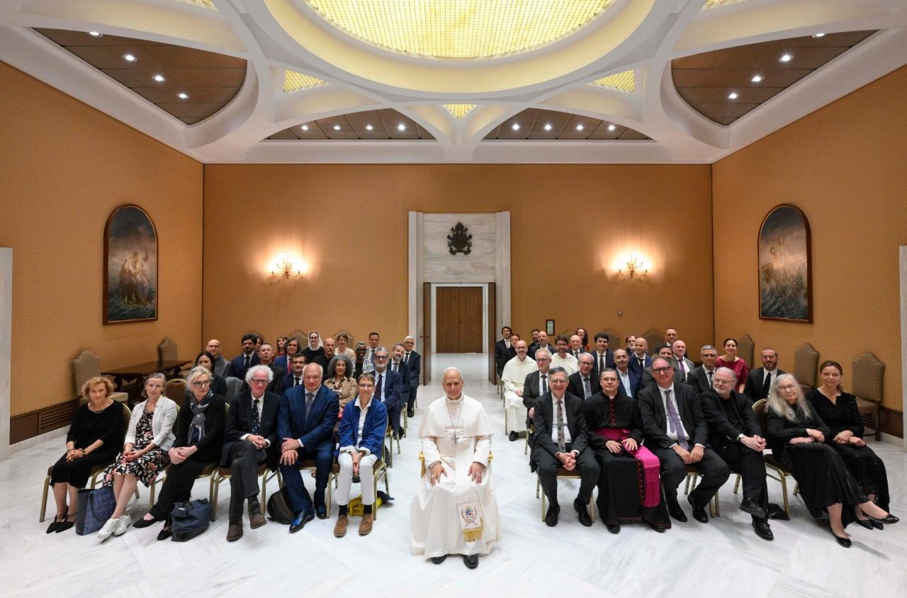 Mesajul lui Mircea Cărtărescu după întâlnirea cu Papa Leon al XIV-lea la Vatican: „O zi memorabilă pentru mine”