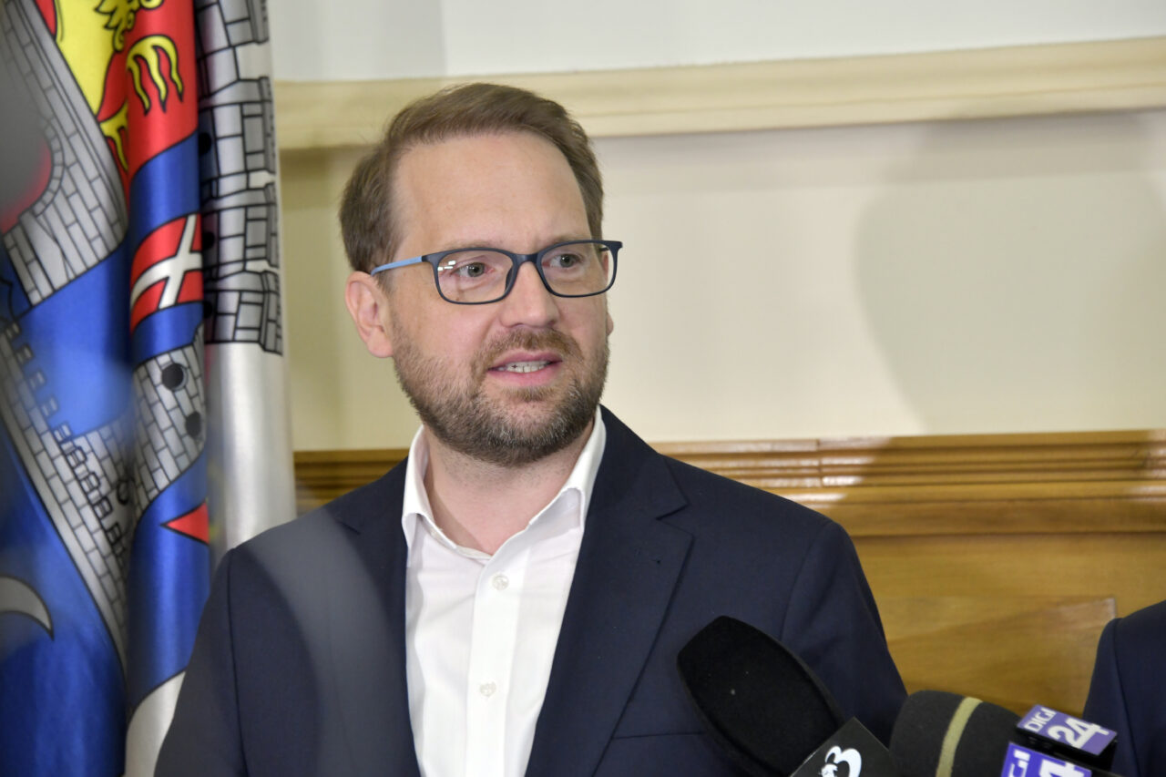 Dominic Fritz anunță că USR nu va face parte dintr-un guvern cu PSD. Spune că a aflat de desemnarea lui Veștea de la televizor