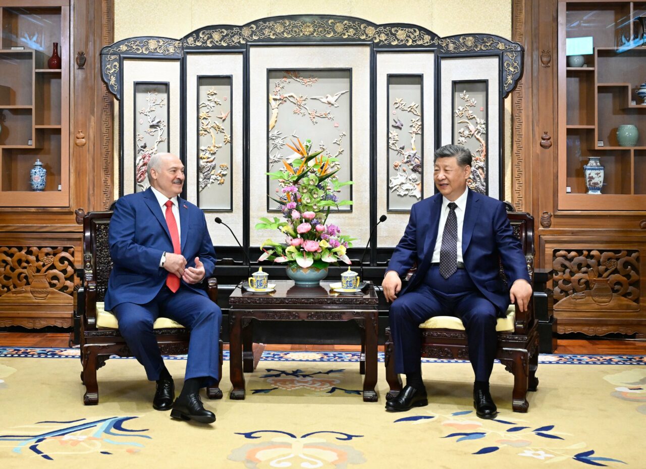 De la Putin, direct la Xi Jinping: Lukashenko a sosit pe neașteptate la Beijing, după o vizită la reședința liderului rus din Valdai