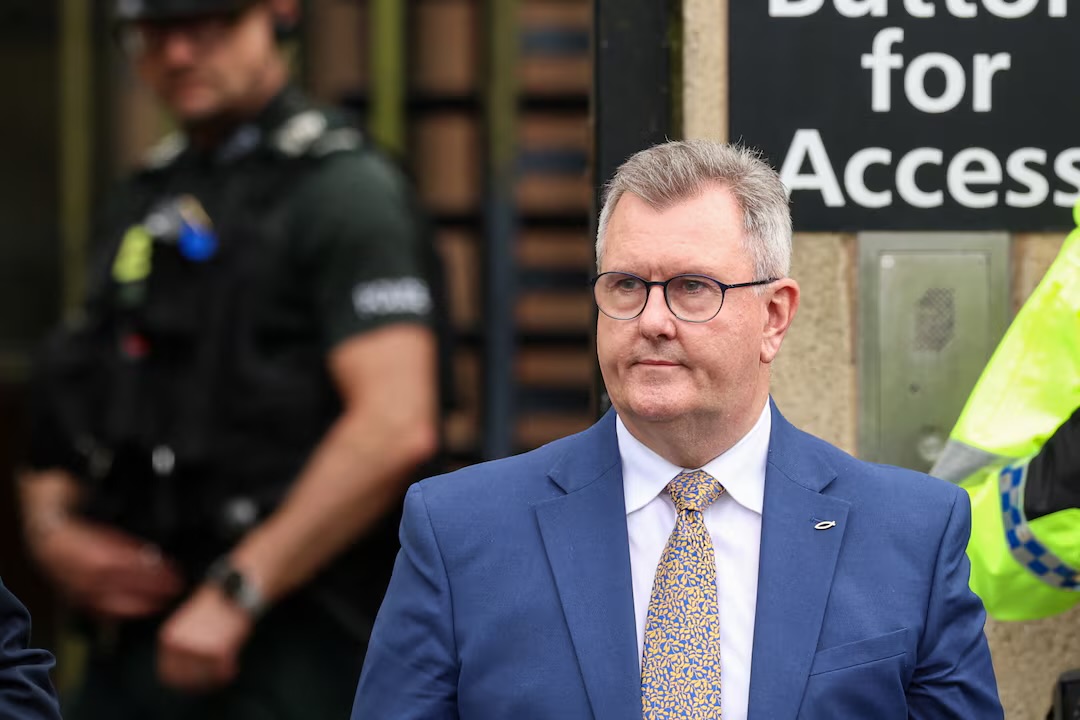 Jeffrey Donaldson, fostul lider al DUP din Irlanda de Nord, găsit vinovat pentru viol și multiple abuzuri sexuale asupra unor minore