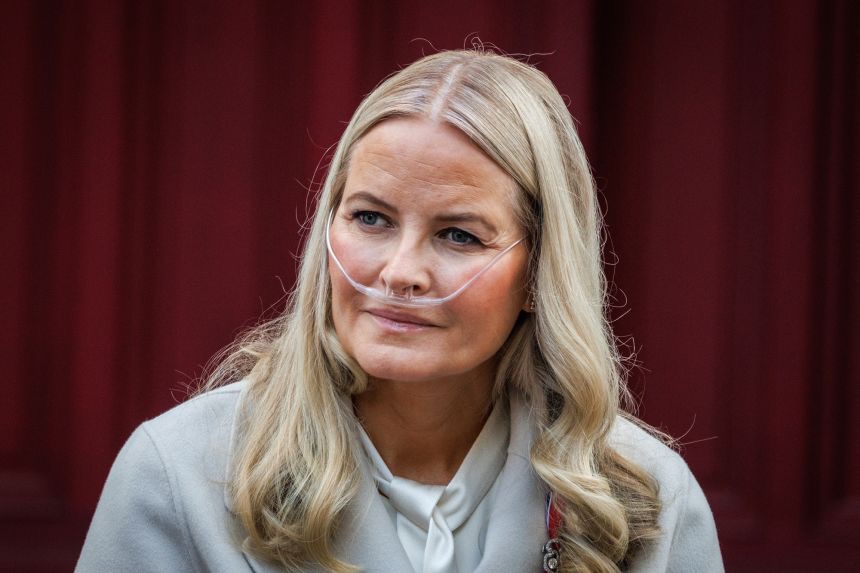 Prințesa Mette-Marit a Norvegiei a fost supusă unui transplant pulmonar