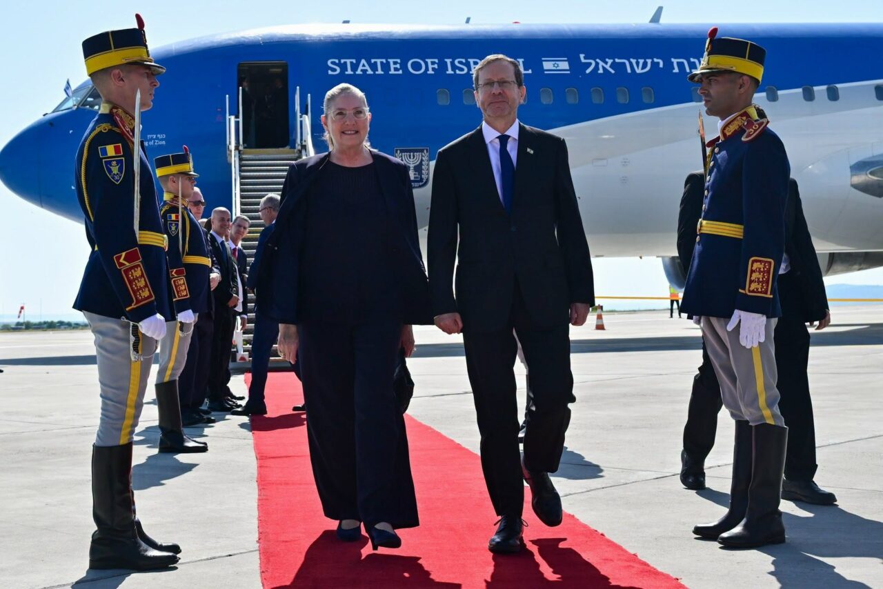 Preşedintele Israelului, la Marşul Vieţii de la Iaşi: „Cum a fost posibil ca într-un mare oraş european să fie şters chipul lui Dumnezeu din om?”. Ce a spus în discursul său. Gândul a scris în premieră că președintele va ține luni un discurs și în Parlament