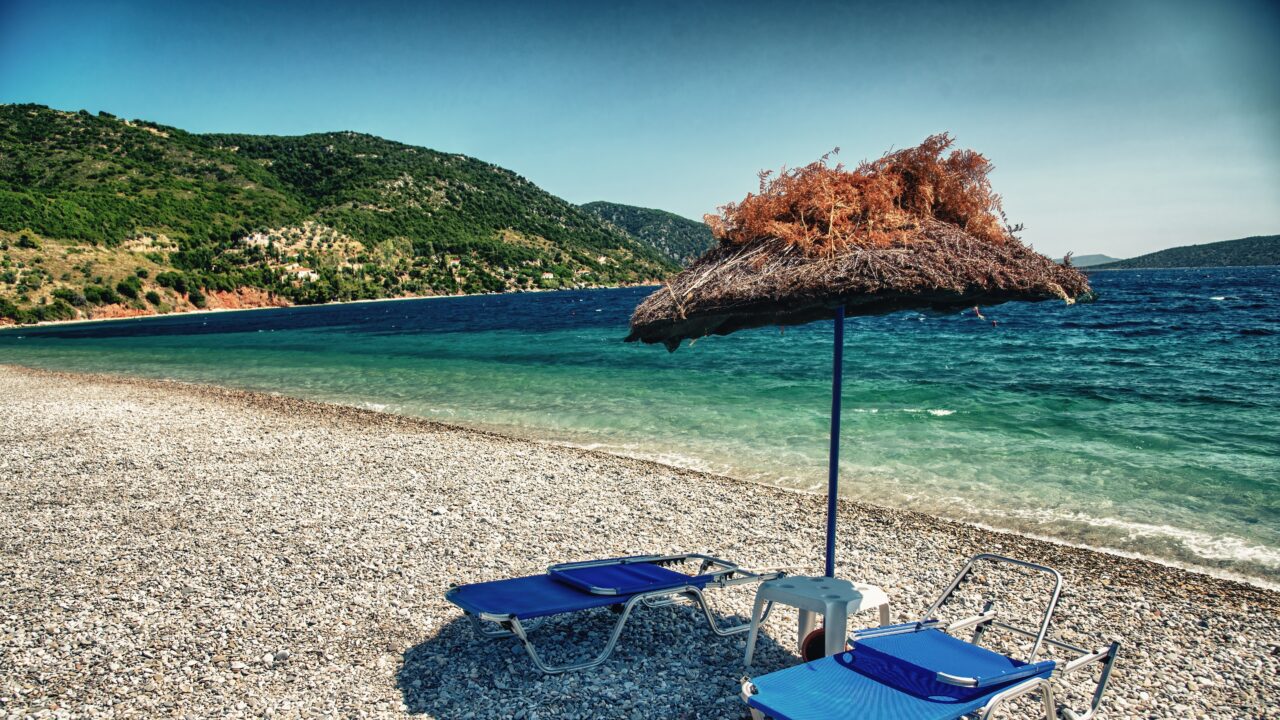 Pleci în Grecia vara asta? Atenție la noul pericol care pândește în apă. Mai mulți turiști au ajuns la spital