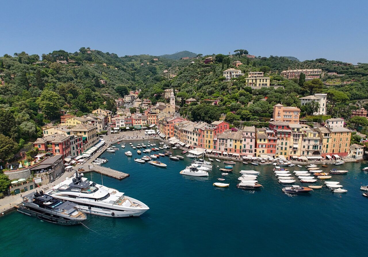 Satul de poveste din Italia unde turiștii pot primi amenzi de 275 de euro pentru că stau prea mult la fotografii