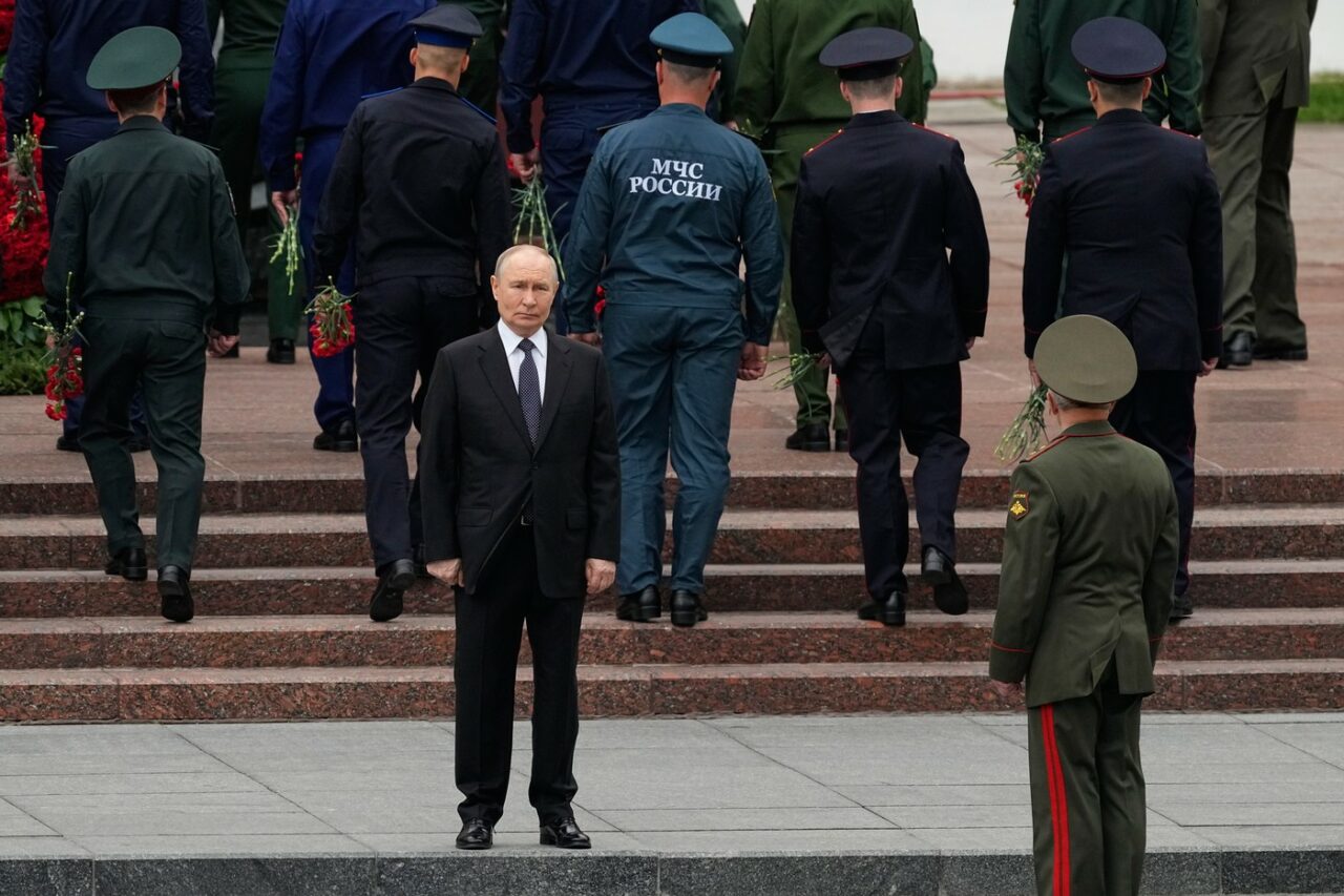 Izolarea lui Putin. Liderul de la Kremlin, prins între „șoimii” pro-război, elitele Rusiei și propagandiști. „O presiune puternică”