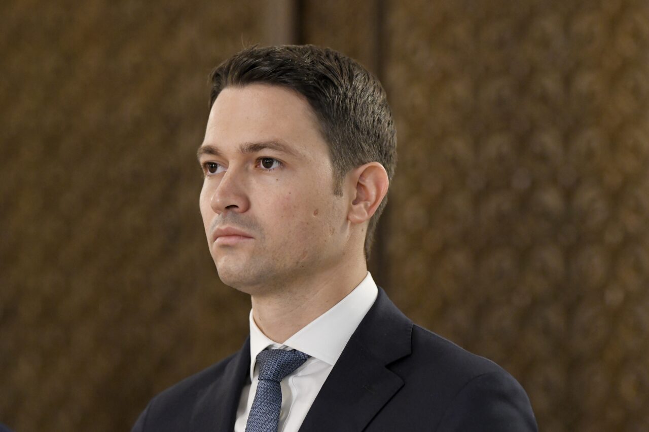 Secretarul general al PNL, Robert Sighiartău, acuză un atac la adresa PNL, după decizia de suspendare a deciziilor din cadrul Congresului liberalilor