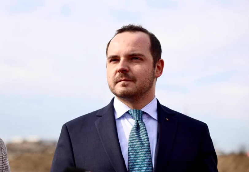 Alexandru Rogobete, mesaj pentru Ilie Bolojan: „Opriți-vă o clipă! Lăsați rapoartele. Lăsați strategiile”