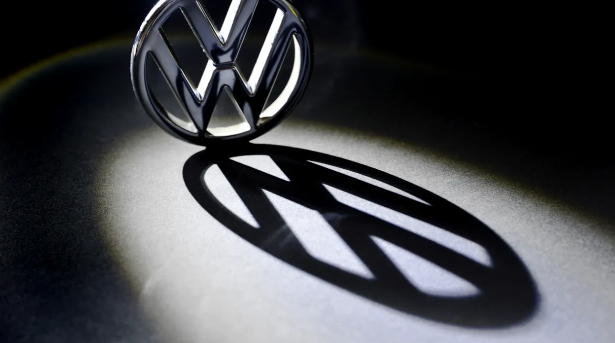 Grupul Volkswagen propune reducerea a 100.000 de locuri de muncă pentru a restabili profitabilitatea, în fața presiunilor din partea Chinei