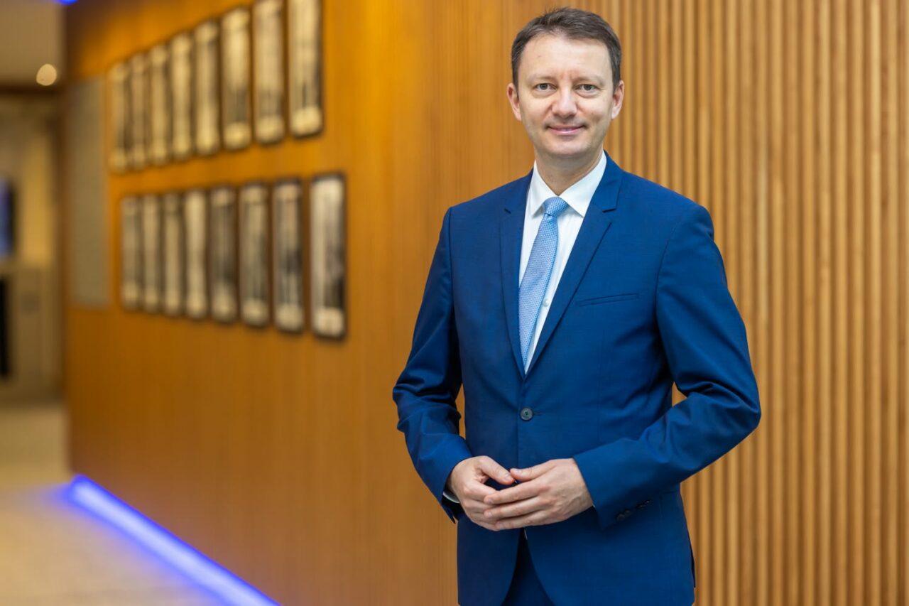 De cine ar putea fi Siegfried Mureșan înlocuit în Parlamentul European dacă ajunge premier